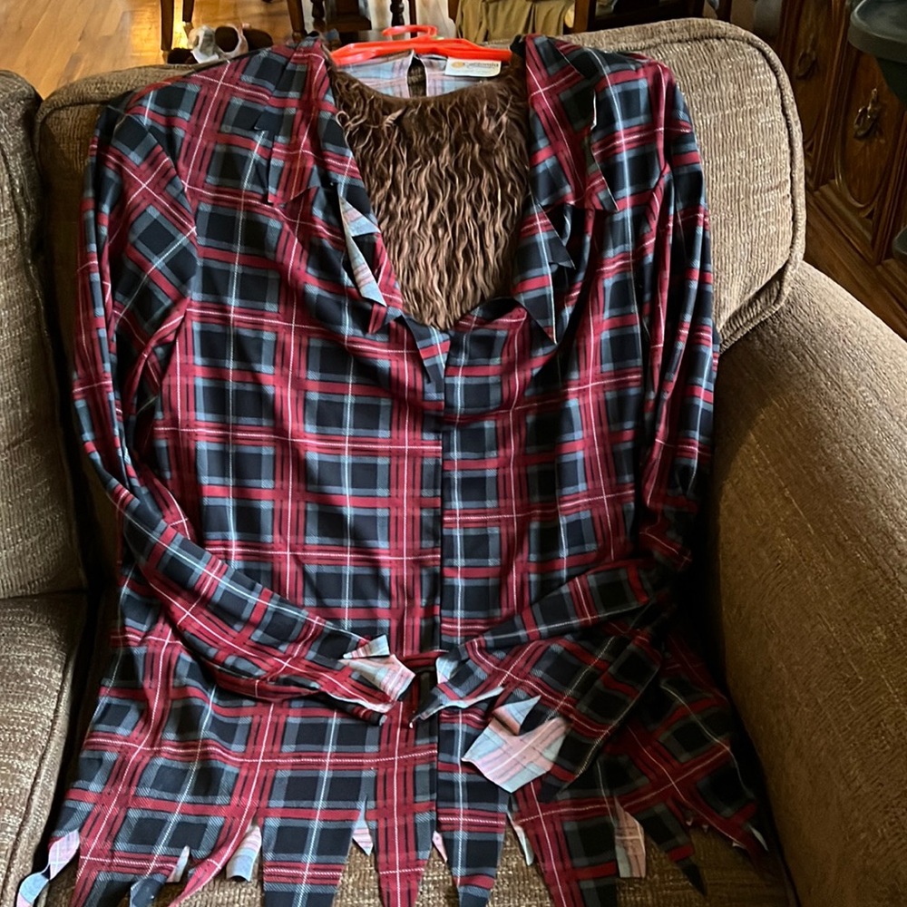 🎃 💀 Hairy werewolf/lumberjack in tattered flannel look shirt for men or w…